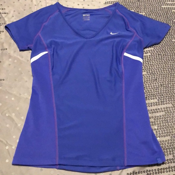 Nike Tops - Nike Beautiful Purple V Neck Short Sleeve Top